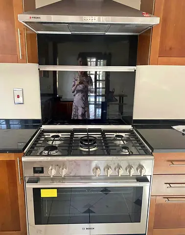 Bosch series 8 top gas electric oven same like new2500