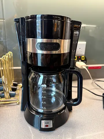 DeLonghi Filter Coffee Machine, 1.25 Liters, Auto shut off and Anti-Drip system