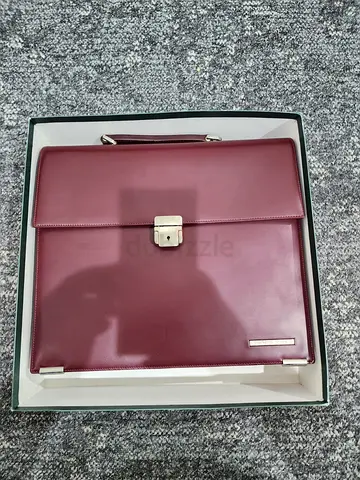 Elegant Maroon Leather Briefcase for Professionals