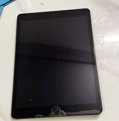 Used ipad 8th gen 32 GB