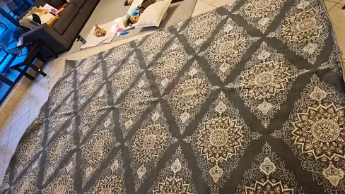 Regal rug