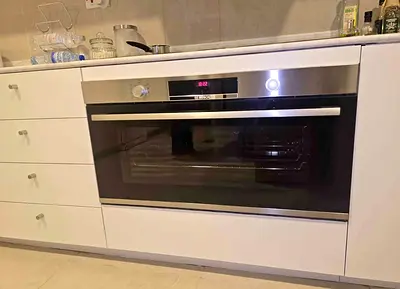 Bosch brand built in gas oven new model like new condition