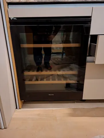 Miele Wine Beverage Cooler Dual Zone Mint Use Same As New