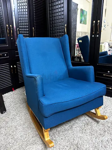 Comfortable Rocking Chair in Elegant Blue