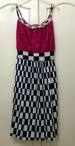 فستان نسائي بدون اكمام تركي المنشأ