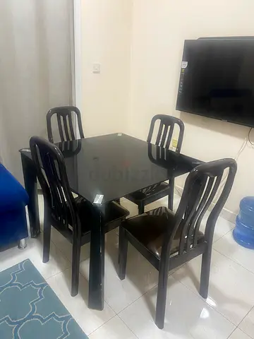 Dining table for sale