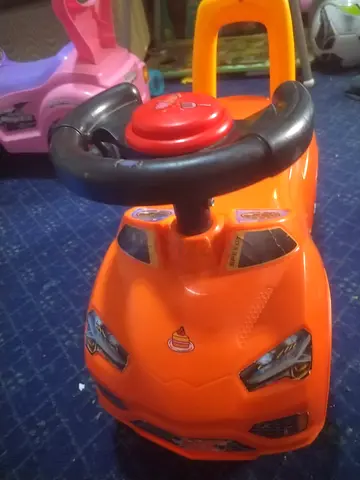 Baby ride on kids car.... Excellent condition..19 aed only.. Throw away price