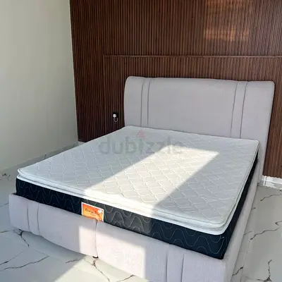 Comfortable Queen Size Bed with Mattress