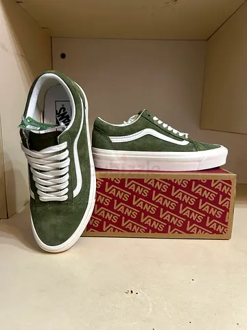 Vans Old Skool Sneakers in Olive Green