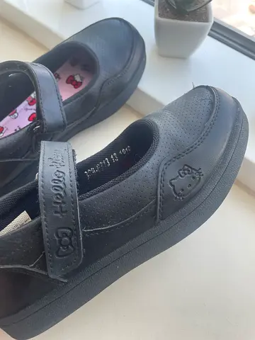 Kids Hello Kitty Shoes