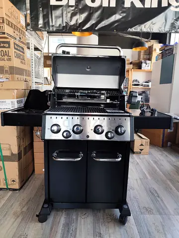 Broil King Crown 490LX Gas BBQ Grill