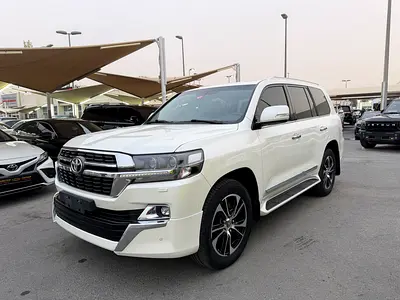 تويوتا لاند كروزر 2021 GXR V8 Grand towring صبغ الوكاله بالكامل