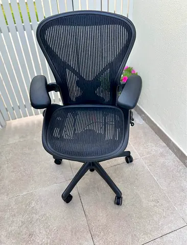 Herman Miller Aeron Chair Size B Fully Loaded Posture Fit