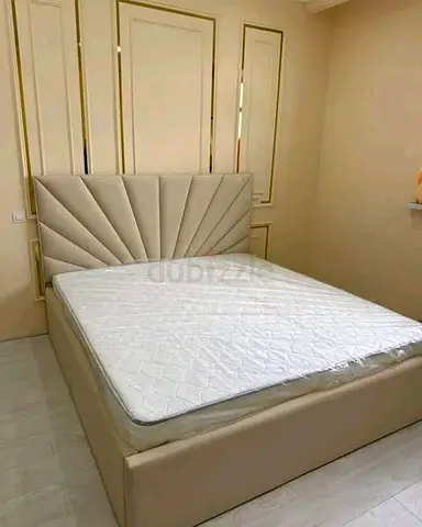 Stylish queen size 150*190cm bed mattres with Modern Design