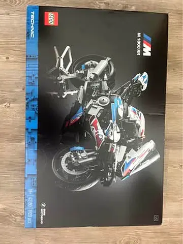 FLASH SALE BRAND NEW LEGO 42130 TECHNIC BMW M 1000