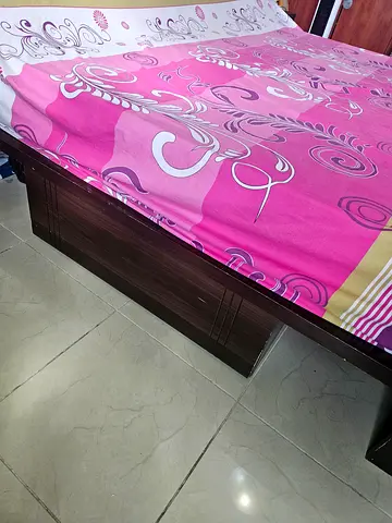Superking size bed with 2 drawers and wooden headboard with mattress