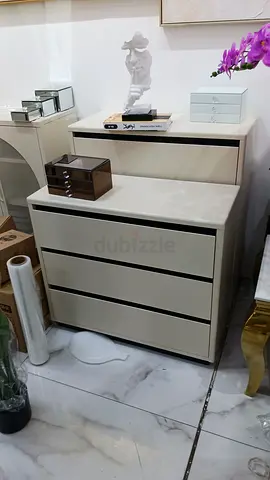 Stylish and Functional 5-Drawer Chest of Drawers