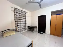 Executive couples/female room available for rent