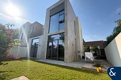 4 bedrooms I Single Row I Available NOW