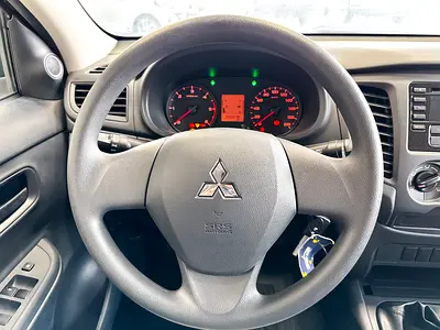 Mitsubishi L200 2023