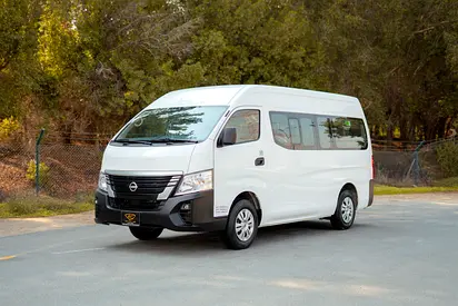 High-Roof 13-Seater Passenger Van | Manual | GCC Specs | Ref#N85144
