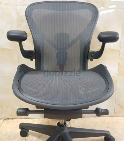 Herman Miller Aaron chair remastered size B for sell