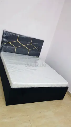 Brand New queen size 150*190cm Bed Frame with Comfortable Mattress