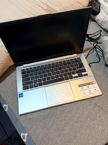 Sleek Laptop for Sale - Great Condition!