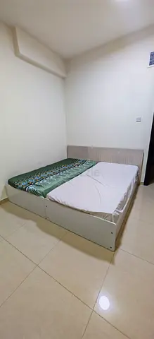Home box single bed  Matress 100aed available in Khalidiya URGENT SALE