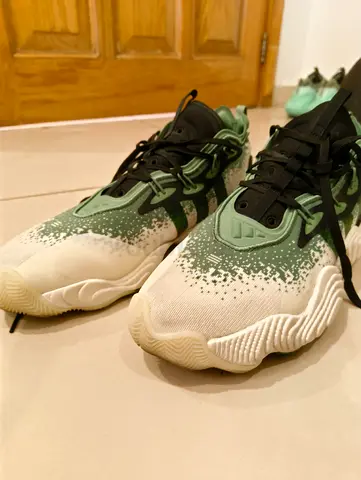 Trae Young 3s basketball shoes