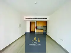 A balcony studio is available for rent in Al Mamsha