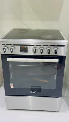 Quality Free-Standing Electric Oven with Cooktop