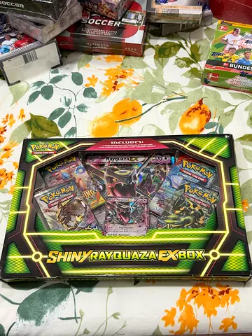 Rare Pokemon Shiny Rayquaza EX Box