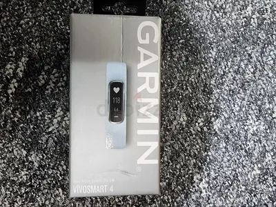 Garmin Vivosmart 4 - Fitness Tracker with Heart Rate Monitor