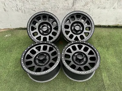 4x original Method wheels Grid 17” 6holes