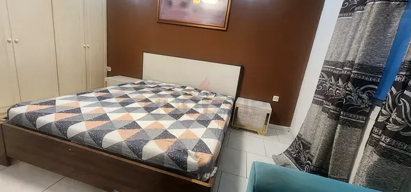 Exactive room for rent