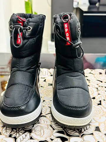 Kids Winter Boots – Like New | EU 31