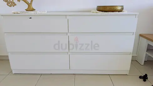 Stylish White Dresser with 6 Drawers