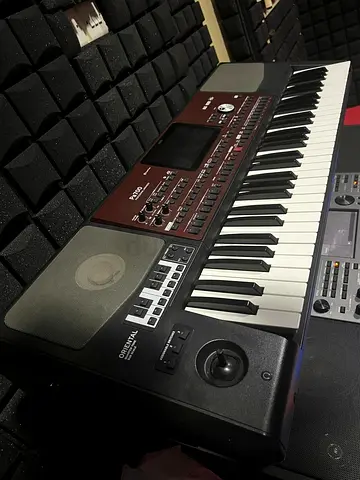 Korg pa700