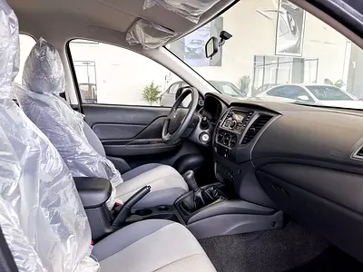 Mitsubishi L200 2023