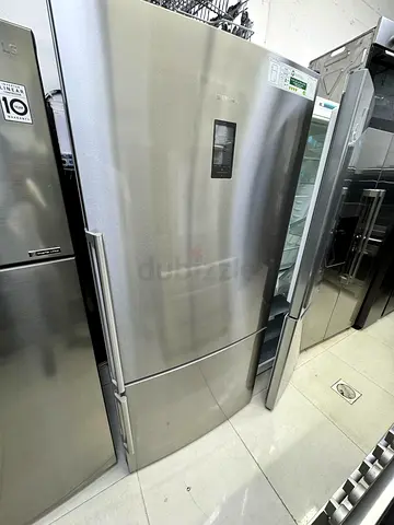 Siemens latest model IQ-700 bottom freezer fridge freestanding with digital touch timer control syst