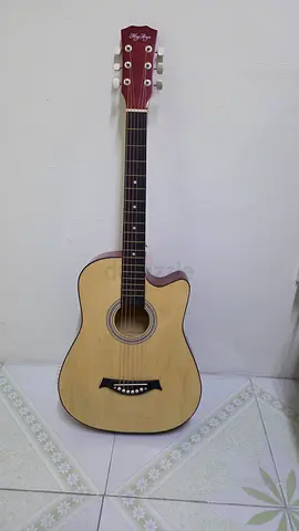 High-Quality Acoustic Guitar for Sale (Beginners Version)