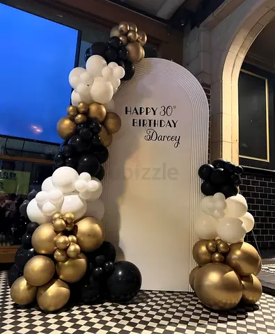 We do balloons decorations services