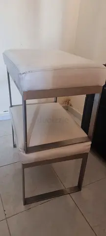 Modern Bar Stool with Sleek Metal Frame