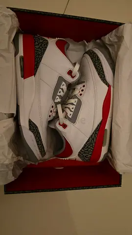 Nike Air Jordan 3 Retro OG - Red  White Edition (Price is negotiable)