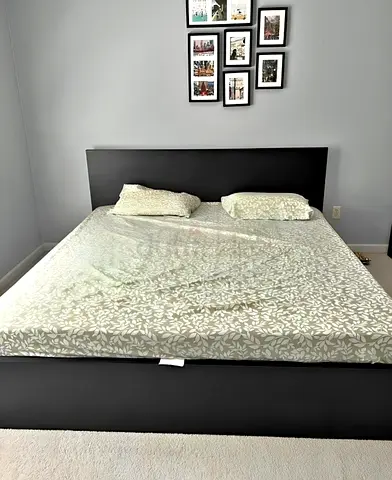 IKEA malam king‑size bed (180 × 200 cm) with 2 storage drawers underneath and an IKEA mattress