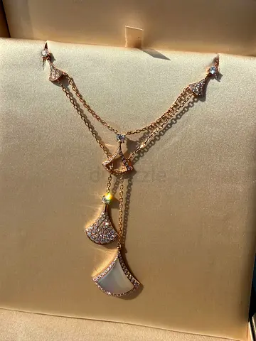 Bvlgari divas dream necklace