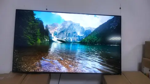 Samsung 50 Inch Q60D QLED 4K HDR Smart TV 50Q60D back and front minor scratch