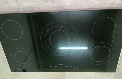 siemins brand 5 burner top 90cm electric like new condition