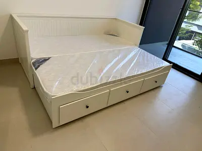 Ikea  Stylish White Daybed with Storage Drawers